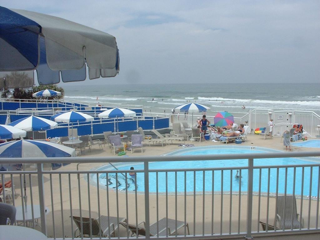 Fantasy Island - Daytona Beach Shores Aparthotel Екстериор снимка