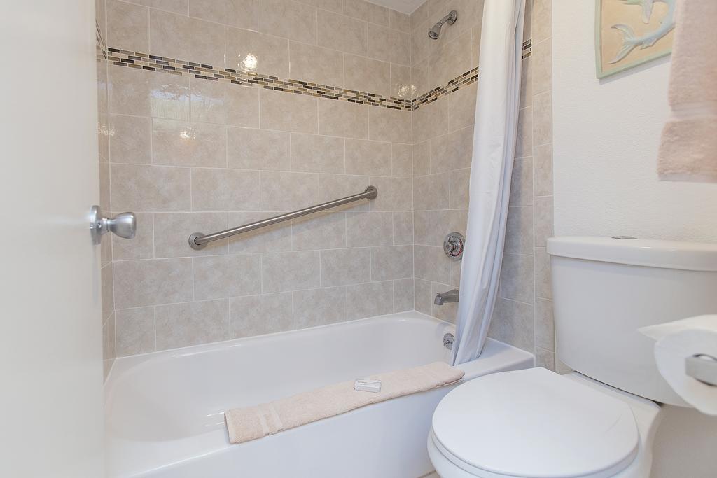 Fantasy Island - Daytona Beach Shores Aparthotel Екстериор снимка