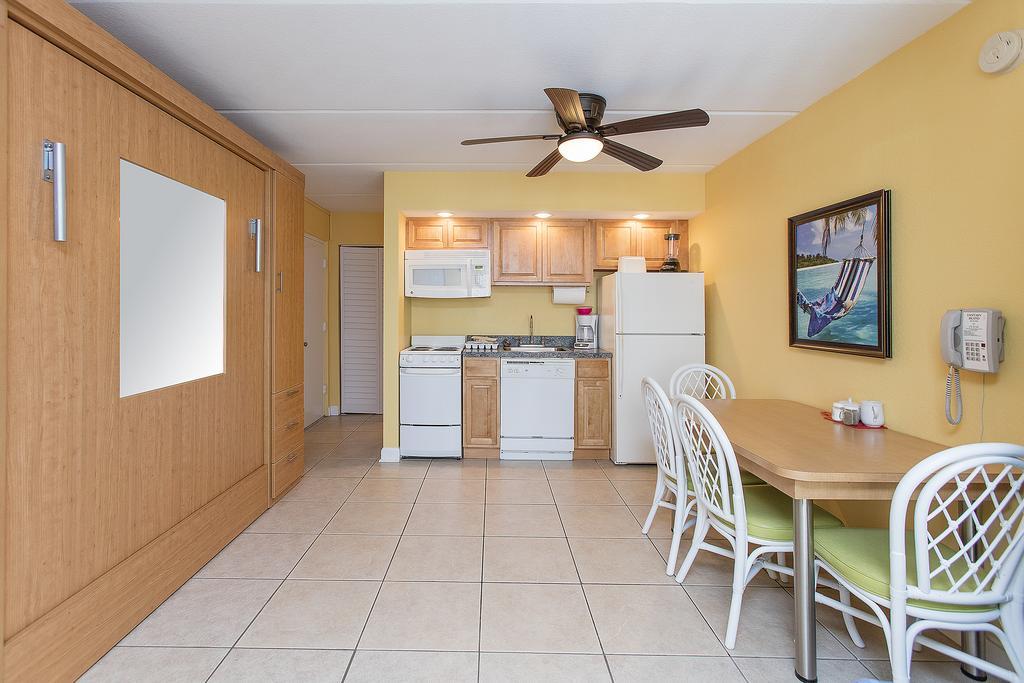Fantasy Island - Daytona Beach Shores Aparthotel Екстериор снимка