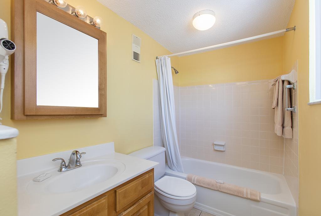 Fantasy Island - Daytona Beach Shores Aparthotel Екстериор снимка