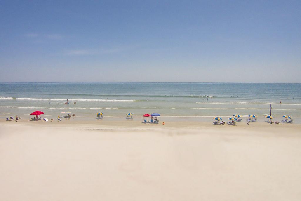 Fantasy Island - Daytona Beach Shores Aparthotel Екстериор снимка