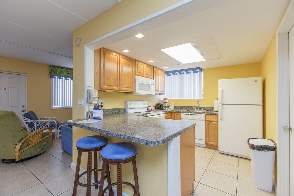 Fantasy Island - Daytona Beach Shores Aparthotel Екстериор снимка